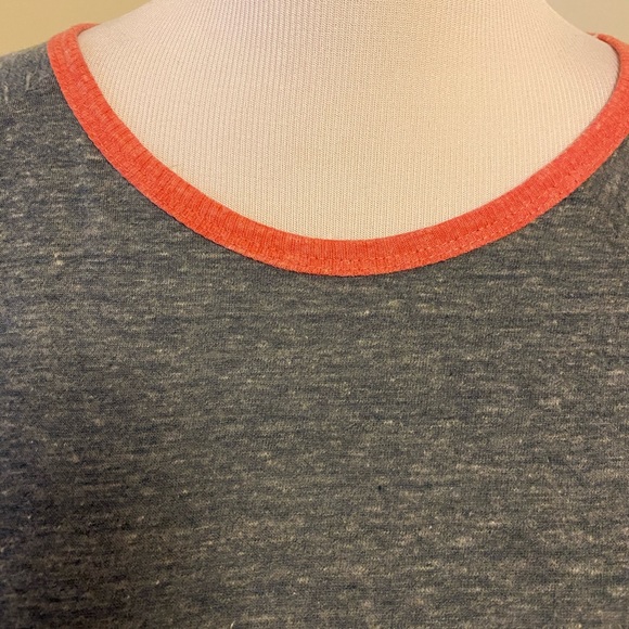 Lularoe Randy T size M - Picture 2 of 3